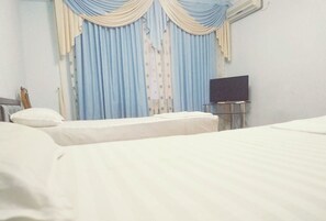 舒适双床房 | 办公桌、熨斗/熨板、免费 WiFi、床单