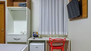 Quarto casal | 1 quarto, frigobar, escrivaninha, Wi-Fi de cortesia