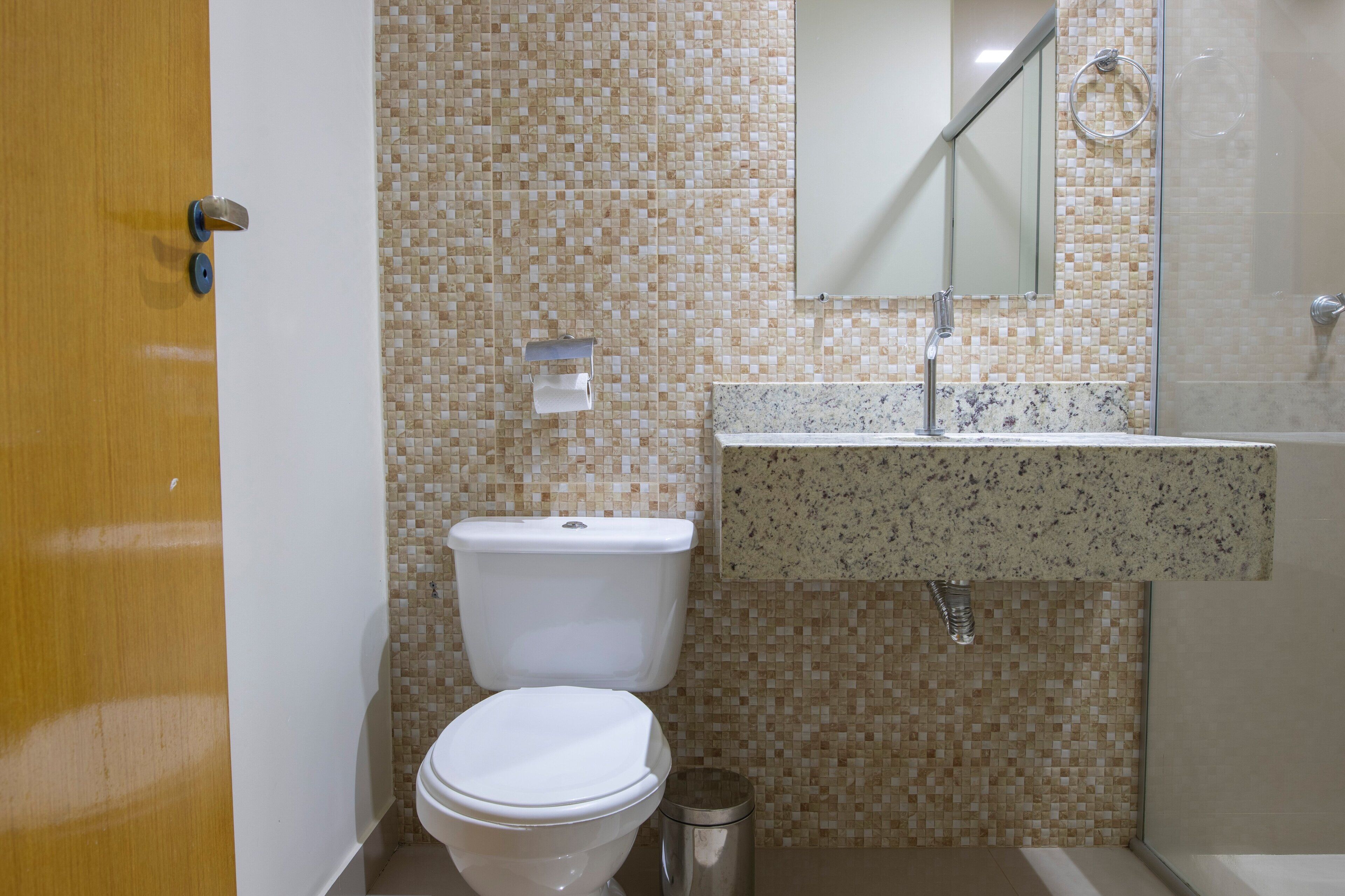 shower, free toiletries, towels, soap