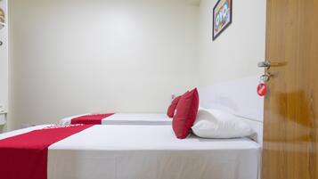 Twin Room | 1 bedroom, minibar, desk, free WiFi