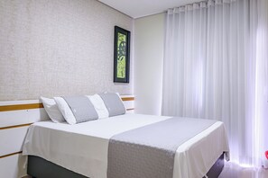 Double Room | Minibar, desk, free WiFi, bed sheets - OYO Tropical Confort Hotel, Brasilia (São Sebastião)