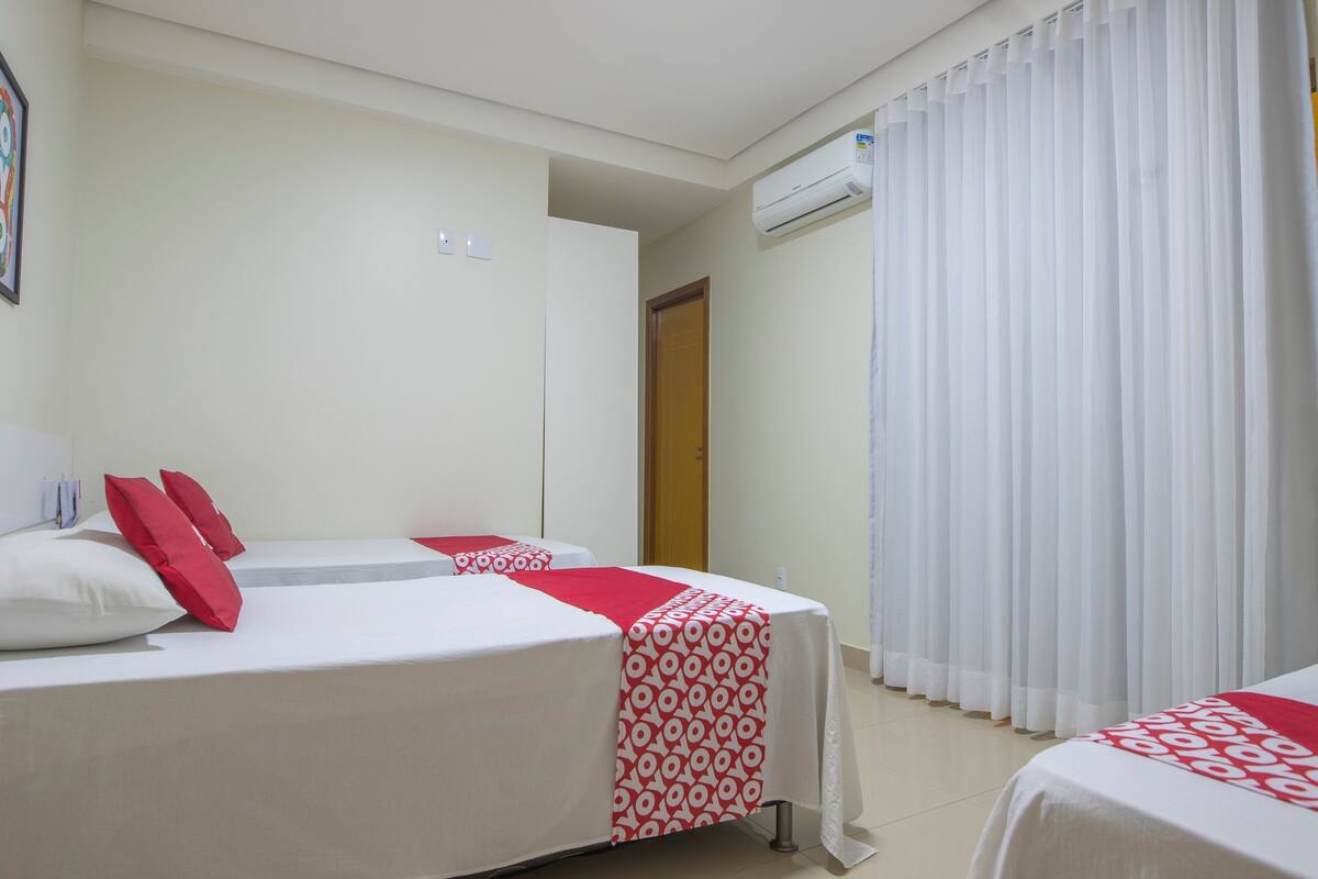 triple room, 3 single beds | minibar, desk, free wifi, bed sheets