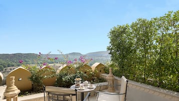 Premium King Room With Private Terrace | Terrace/patio