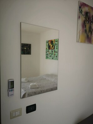 City Triple Room, Shared Bathroom, Courtyard View - B&B Art Caserta Centro (Caserta)