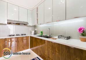 Fridge, microwave, oven, stovetop - Rivergate Residence Apartment 3Bdrs 2Bathrooms  (Quận 4)