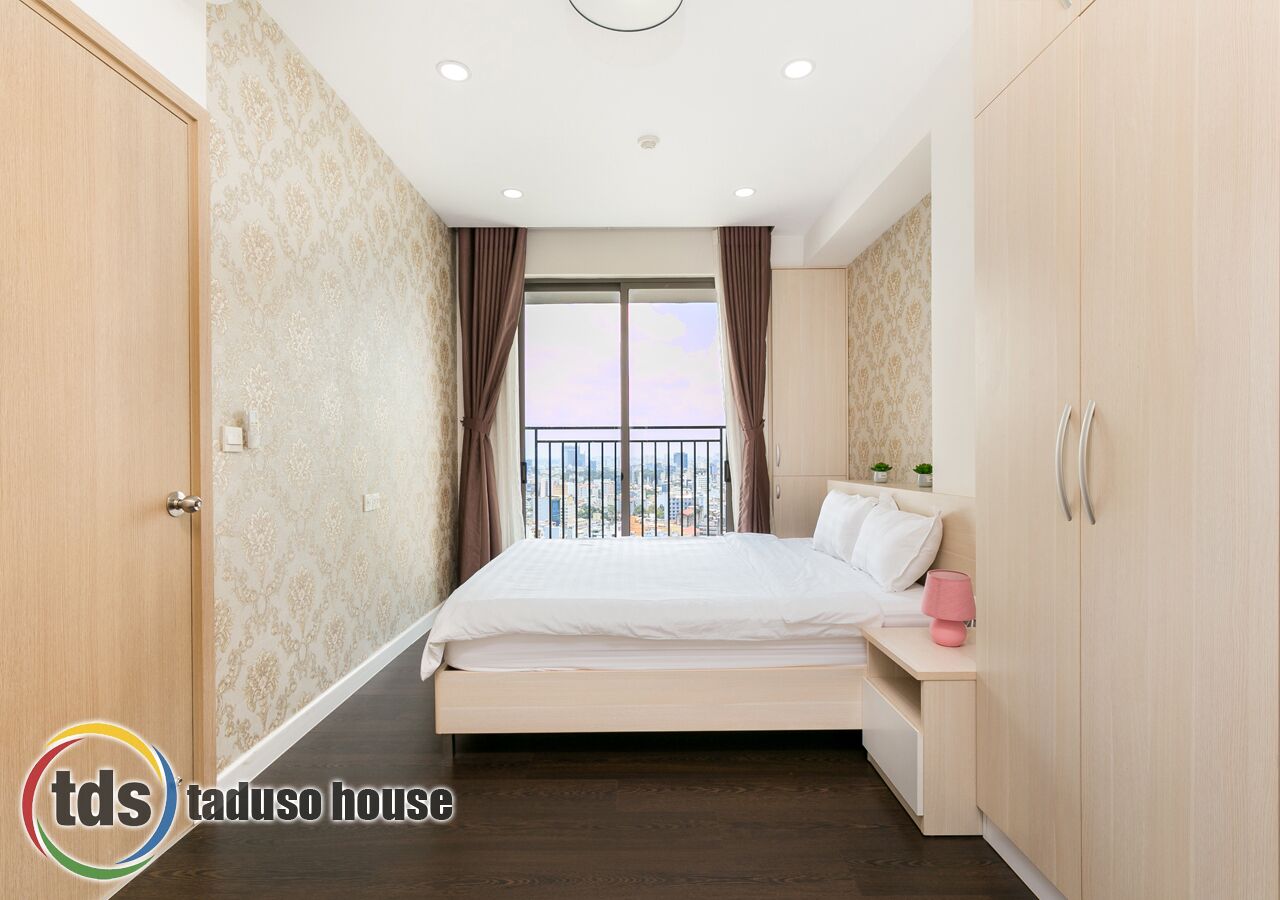 3 bedrooms, in-room safe, iron/ironing board, WiFi