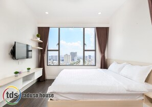 3 bedrooms, in-room safe, iron/ironing board, WiFi - Rivergate Residence Apartment 3Bdrs 2Bathrooms  (Quận 4)