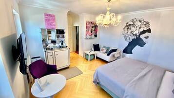 1 bedroom, in-room safe, free WiFi, bed sheets