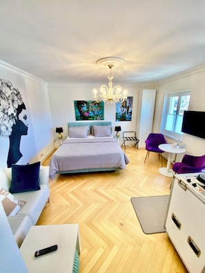 1 bedroom, in-room safe, free WiFi, bed sheets
