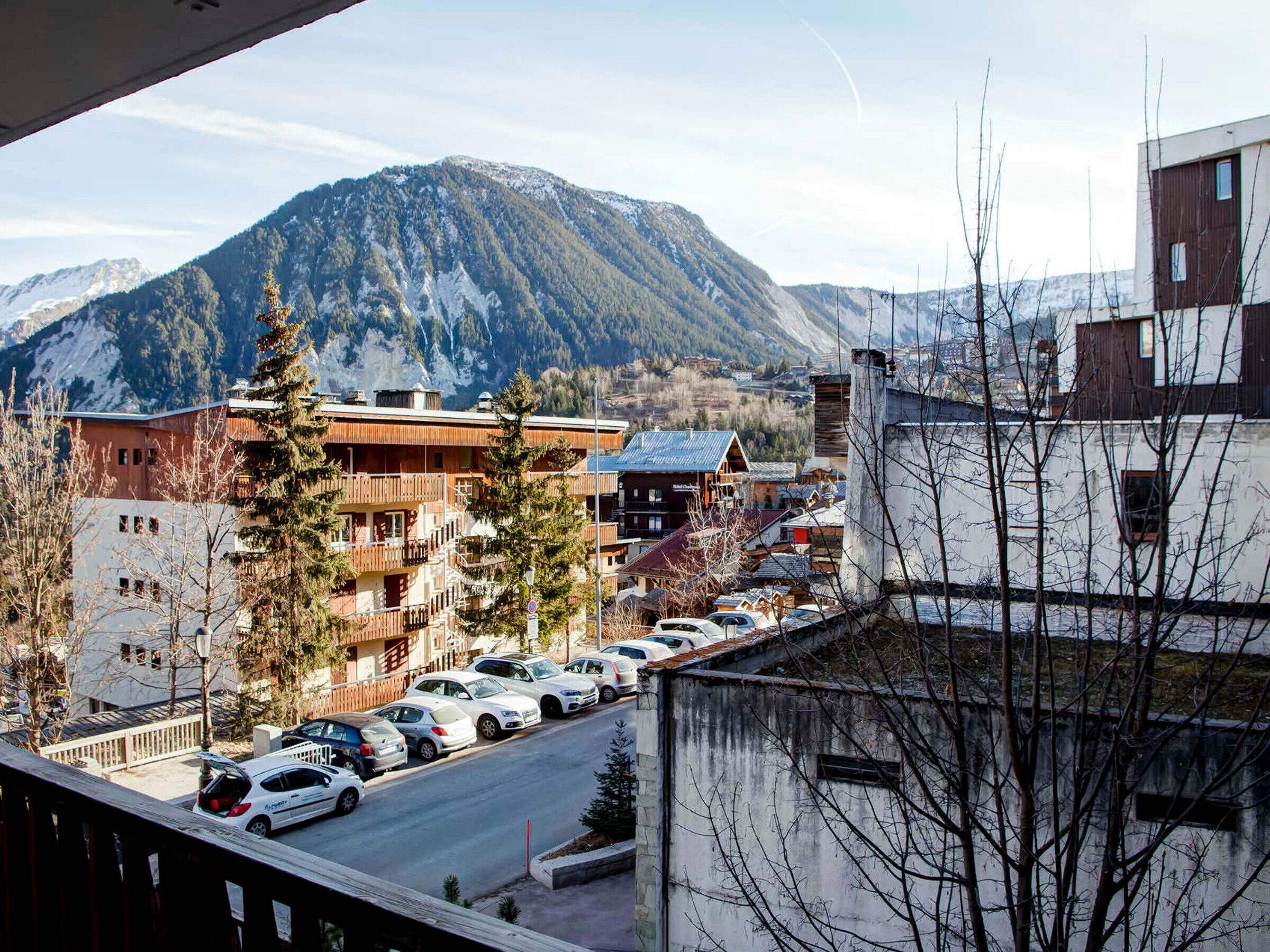 المنطقة المحيطة بالمنشأة