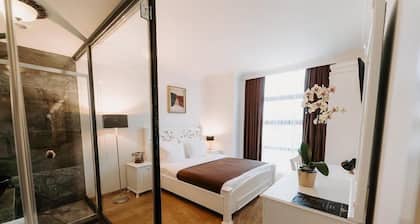 Golden Hotel