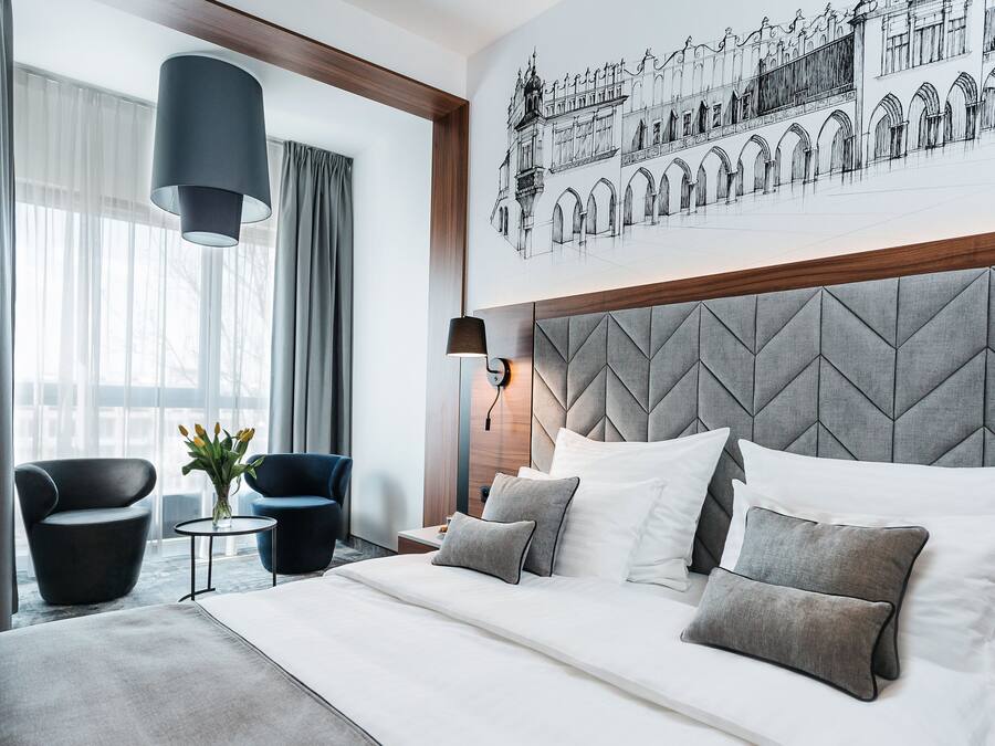 Minibar, in-room safe, desk, blackout curtains