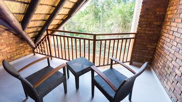 Chalet Keluarga | Balkon