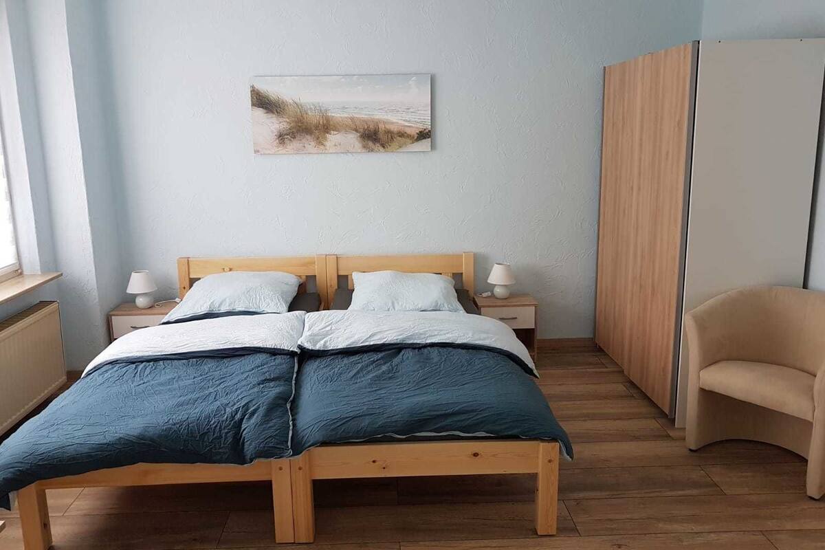 Kamar Double (with Extra Bed) | Wi-Fi gratis dan seprai linen