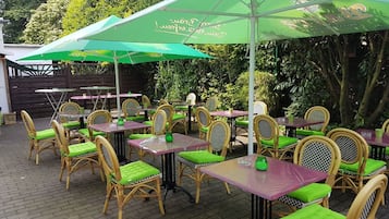 Khu ẩm thực ngoài trời