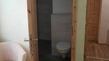 Kamar Single | Kamar mandi | Handuk