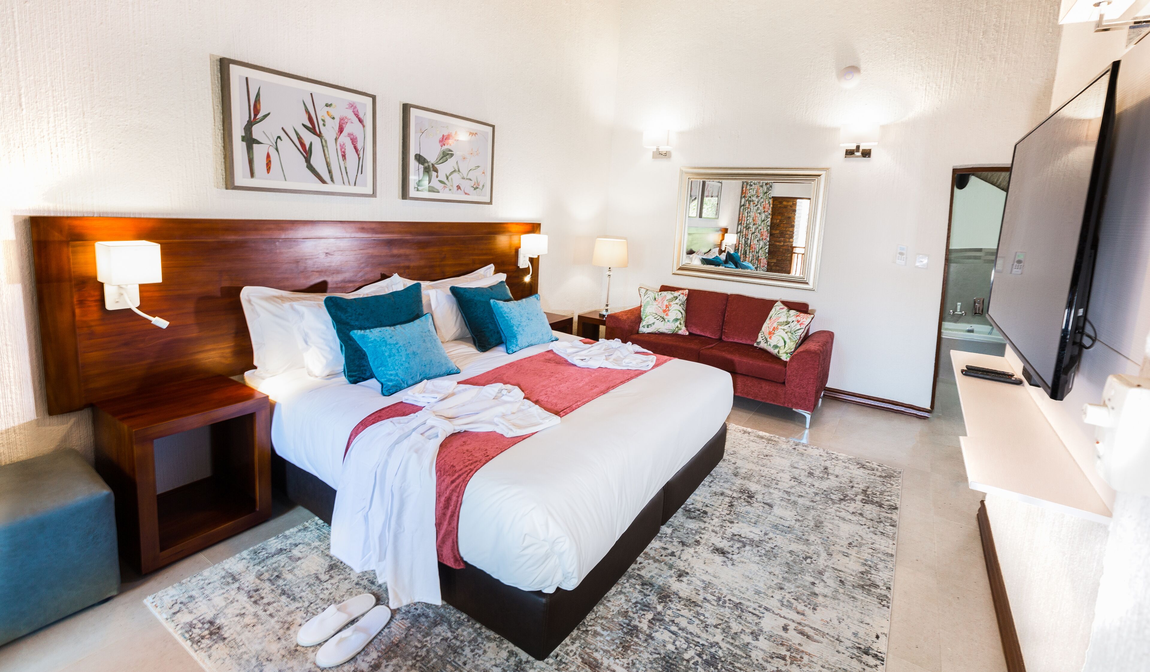 3 bedrooms, in-room safe, desk, iron/ironing board