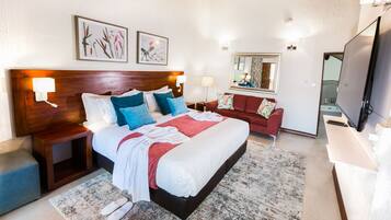 3 bedrooms, in-room safe, desk, iron/ironing board