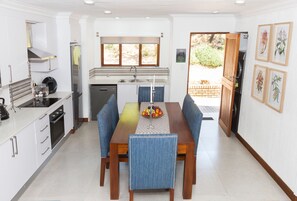 In-room dining - Kruger Park Lodge Unit 610B (Mbombela)