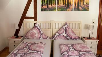 Standard-Doppelzimmer | Schreibtisch, Verdunkelungsvorhänge, schallisolierte Zimmer