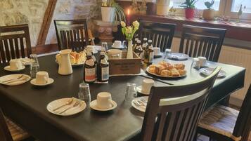 Free daily buffet breakfast