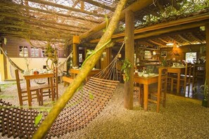 Free daily buffet breakfast - Canto da Lua Chalés e Apiário (São Bento do Sapucaí)