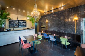 Café - Antwerp Harbour View (Antwerp)