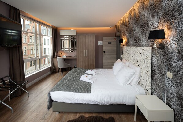 Phòng đôi tiện nghi đơn giản, hiên | Trang trí khác biệt, trang bị nội thất với thiết kế riêng biệt