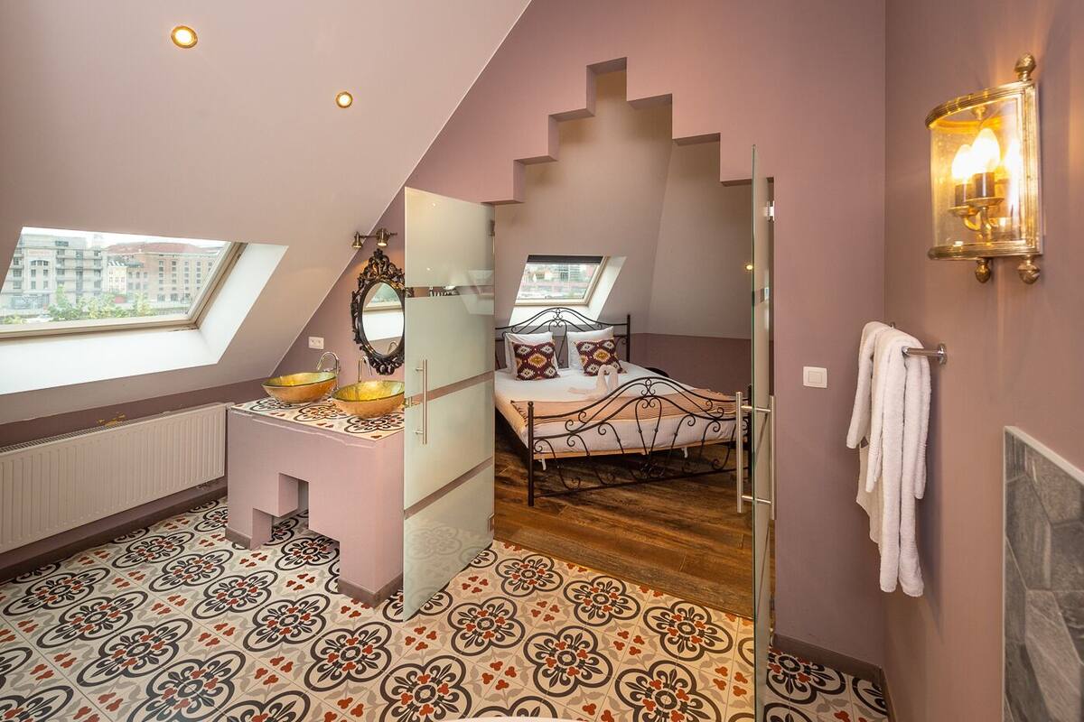 Deluxe-Doppelzimmer, Badewanne | Kostenloses WLAN, individuell dekoriert, individuell eingerichtet
