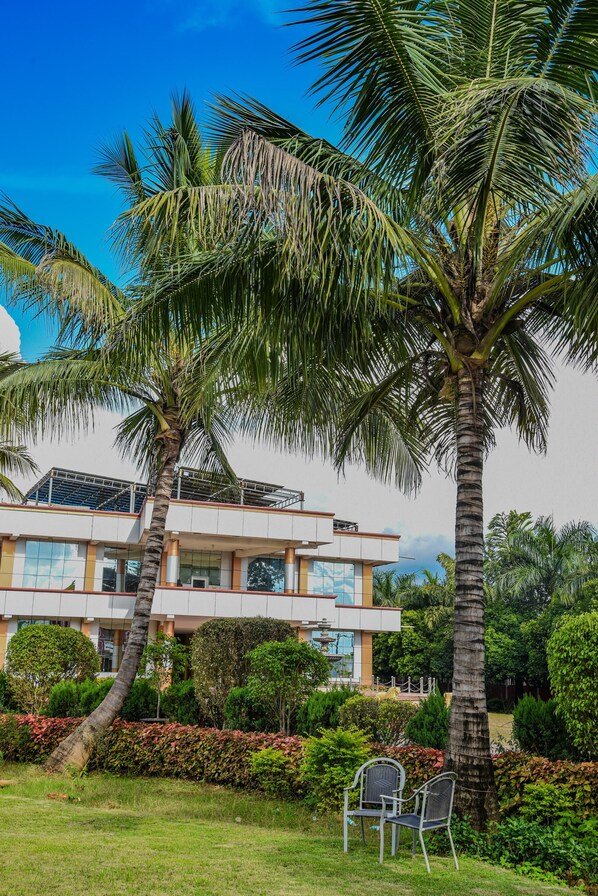 Garden view - Hotel Ganpati Resort (Jagdalpur)