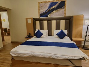 Deluxe Room | Laptop workspace, free WiFi - Hotel Ganpati Resort (Jagdalpur)