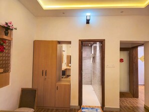 Deluxe Room | Laptop workspace, free WiFi - Hotel Ganpati Resort (Jagdalpur)