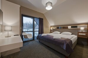 Zimmersafe, Schreibtisch, schallisolierte Zimmer, Bügeleisen/Bügelbrett