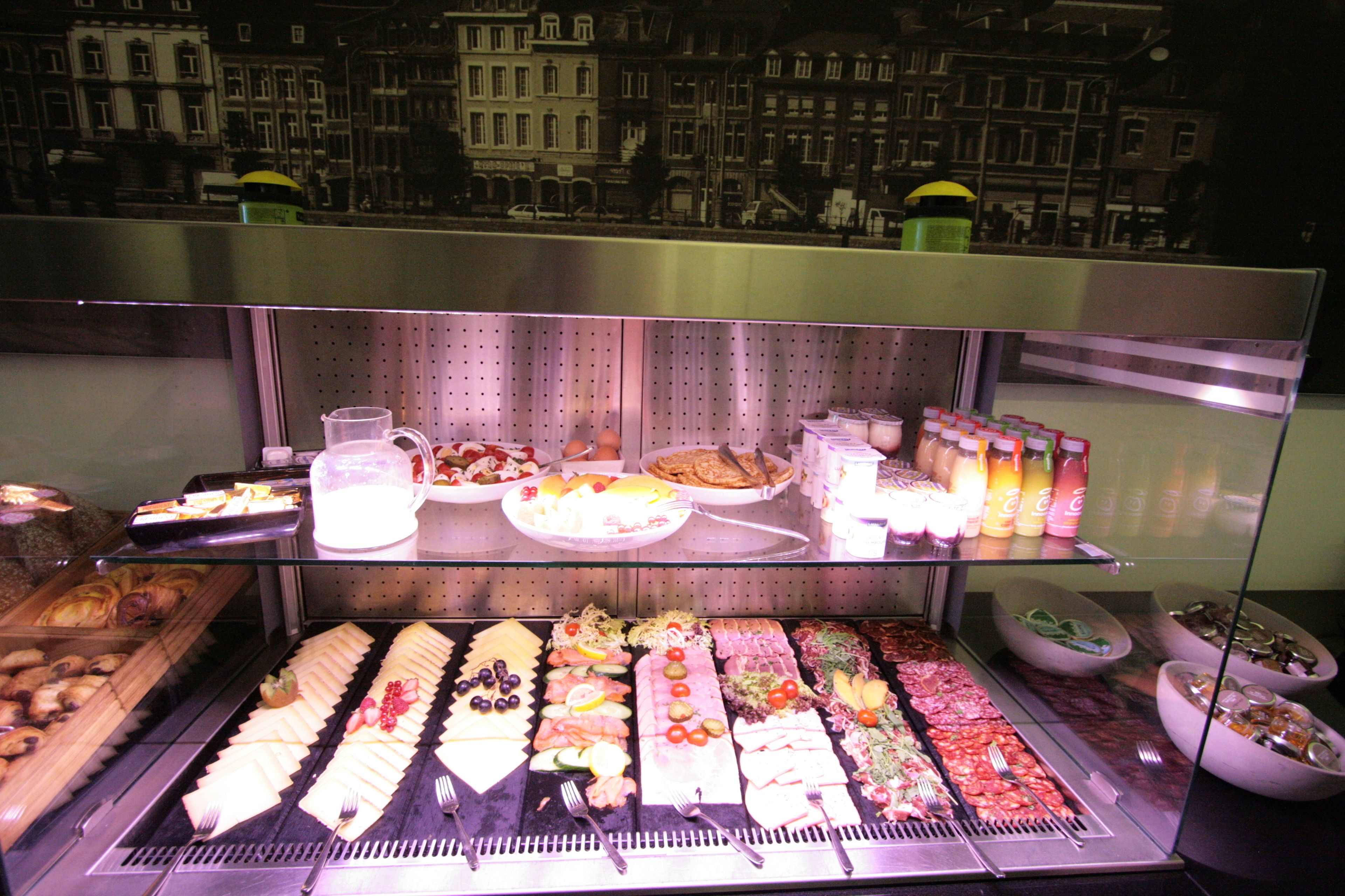 Frokostbuffé hver dag (EUR 22 per person)