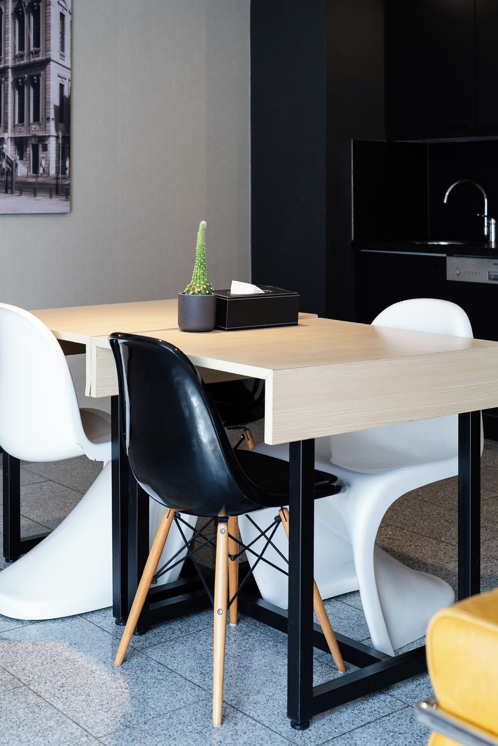 Appartement, 2 slaapkamers | Woonruimte | Een flatscreentelevisie