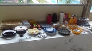 Breakfast buffet - Recanto Suítes (Araruama)