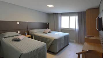 Minibar, escritorio, cortinas blackout y sistema de insonorización