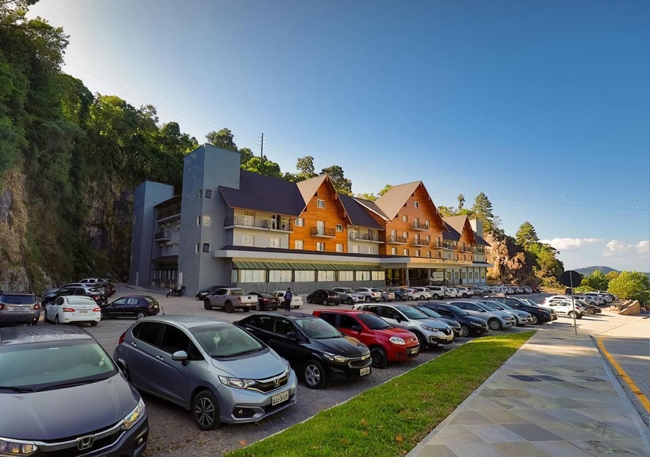 Estacionamiento: 30.00 por noche