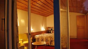 Tweepersoonskamer, privébadkamer (Luxe) | Individueel gedecoreerd, individueel gemeubileerd