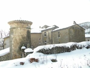Front of property - Domaine du Clap (Pranles)