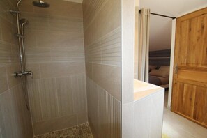 Double Room (Cocon) | Bathroom shower - Domaine du Clap (Pranles)