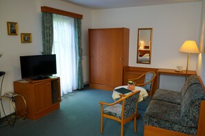 Leilighet, 1 soverom | Oppholdsområde | Flatskjerm-TV