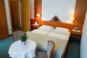 Kamar Double, balkon | 1 kamar tidur, brankas, meja kerja, dan Wi-Fi gratis