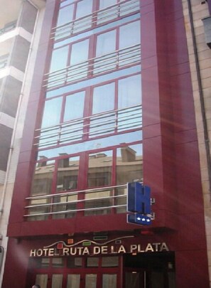 Front of property - Hotel Ruta de la Plata (Lena)