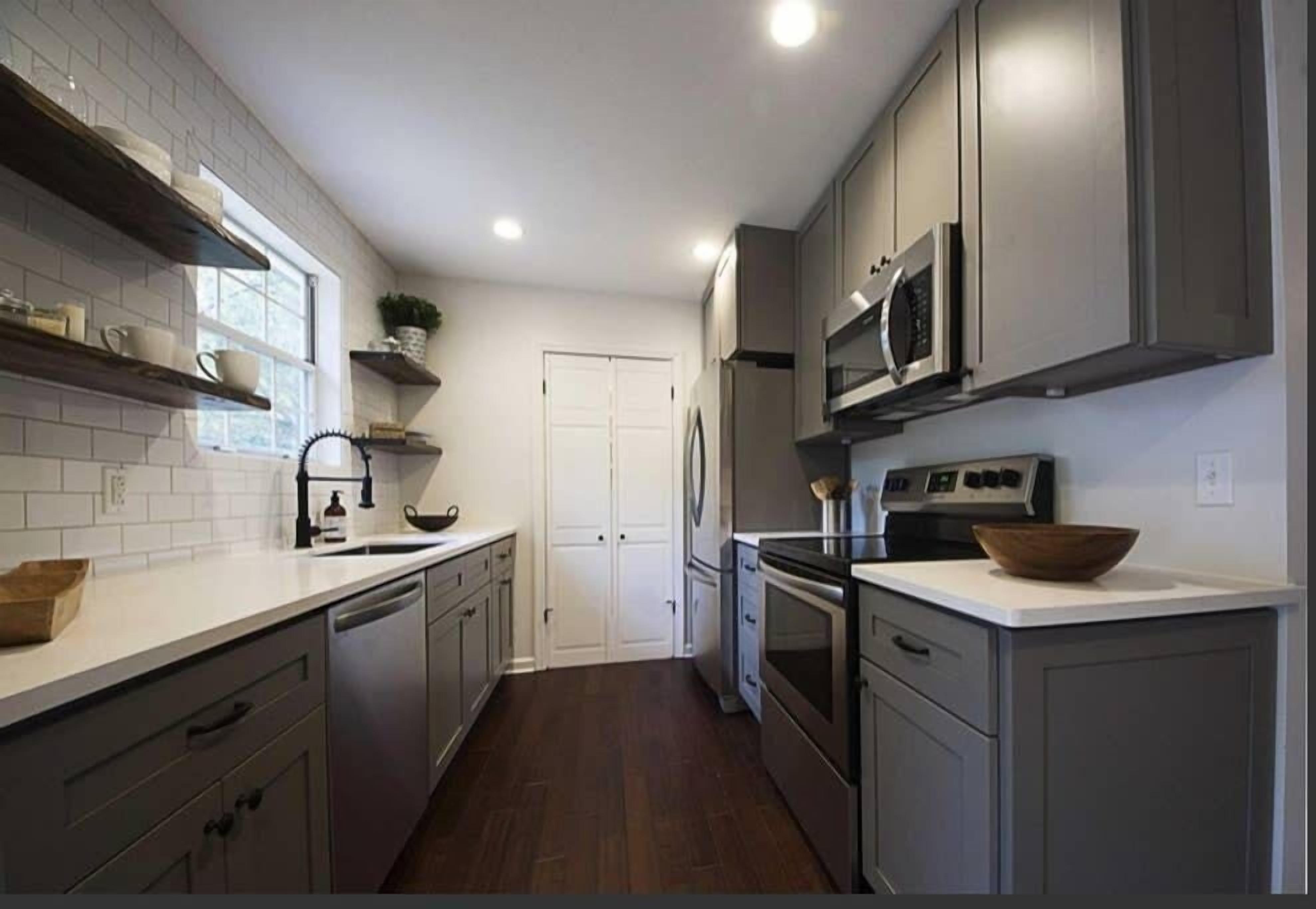 Great Location ..Cute Cottage in Hip East Nashville