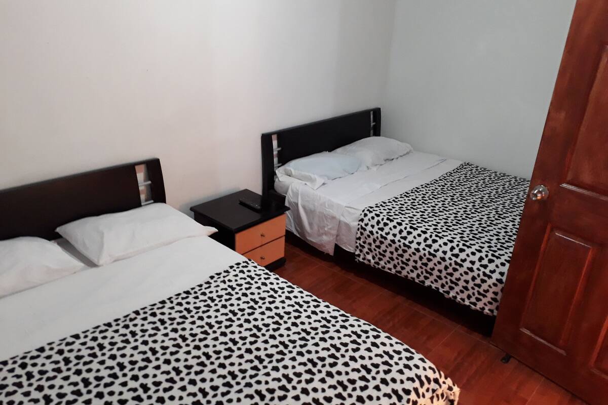 Economy Double Room | Seterika/papan seterika, cadar katil 