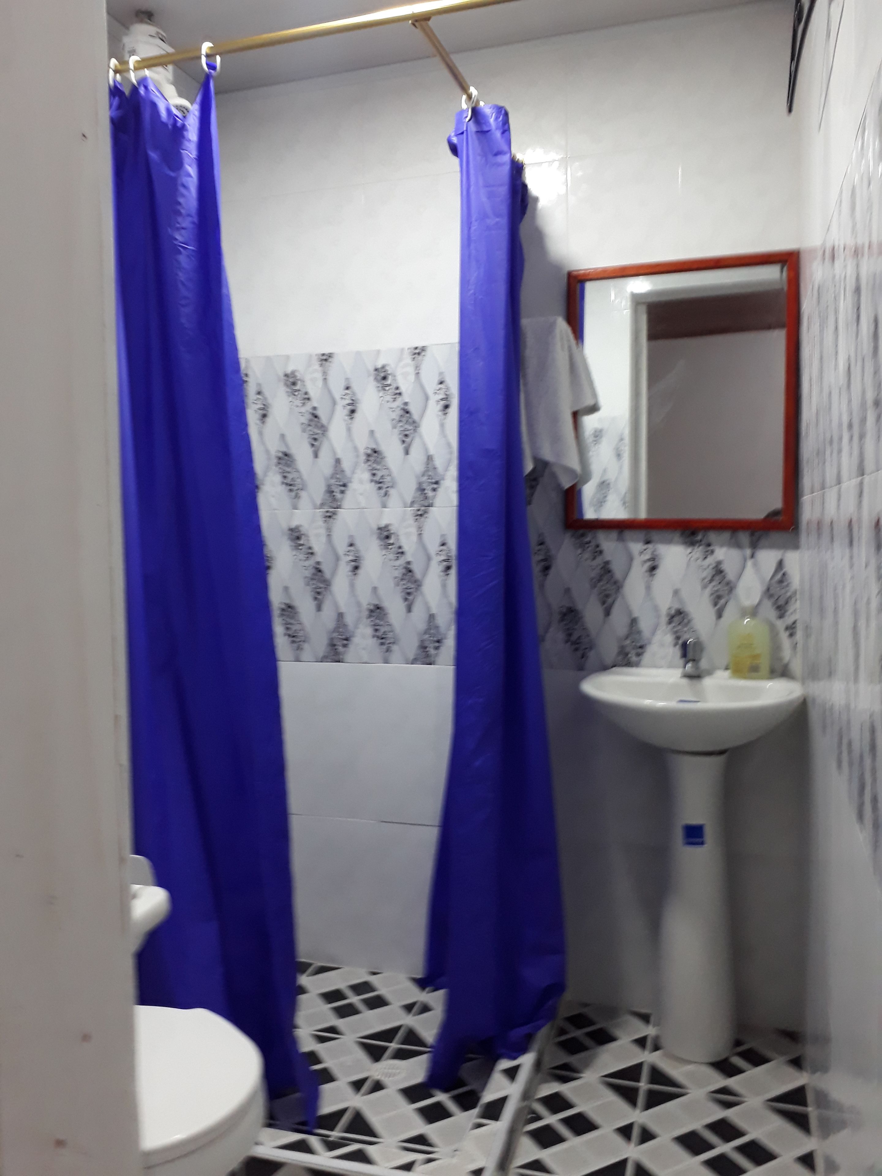 Economy Double Room | Bathroom shower