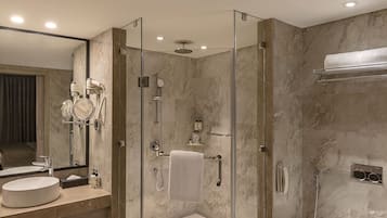 Studio Suite | Bathroom | Shower, bathrobes, slippers, bidet