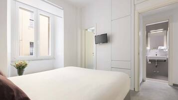 3 chambres, coffres-forts dans les chambres, fer et planche Ă repasser