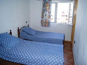 2 chambres, fer et planche Ă repasser, Wi-Fi, draps fournis